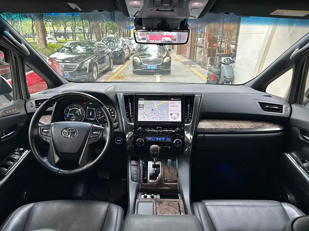 Toyota Vellfire 2022 — фото 6