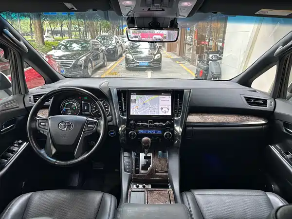 Toyota Vellfire 2022