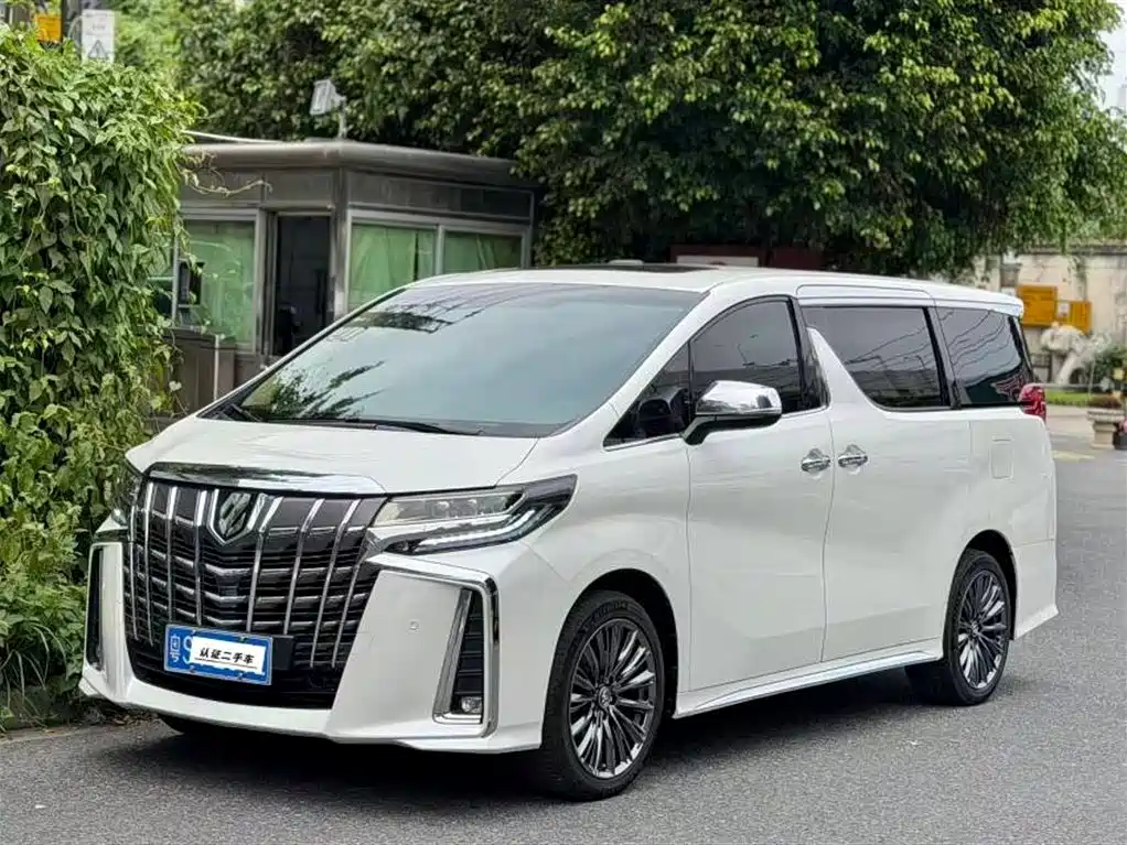 Toyota Alphard 2017 — фото 1