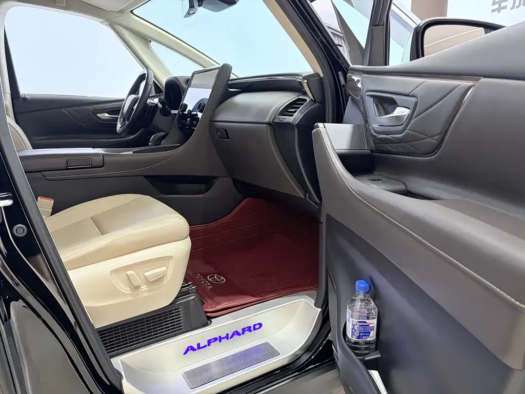 Toyota Alphard 2024 — фото 20