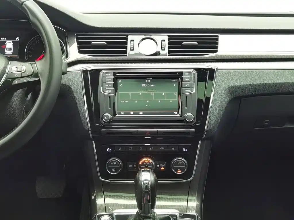 Volkswagen Passat 2018 — фото 12