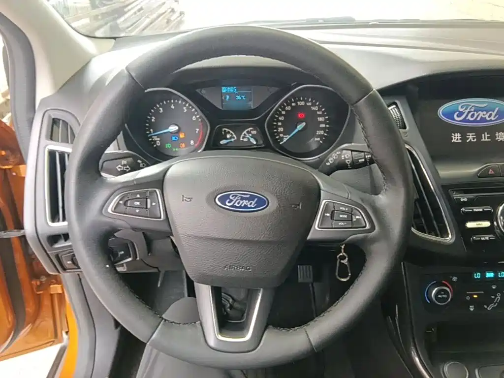 Ford Focus 2017 — фото 11