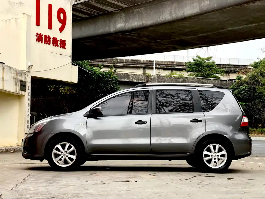 Nissan Livina 2019 — фото 3