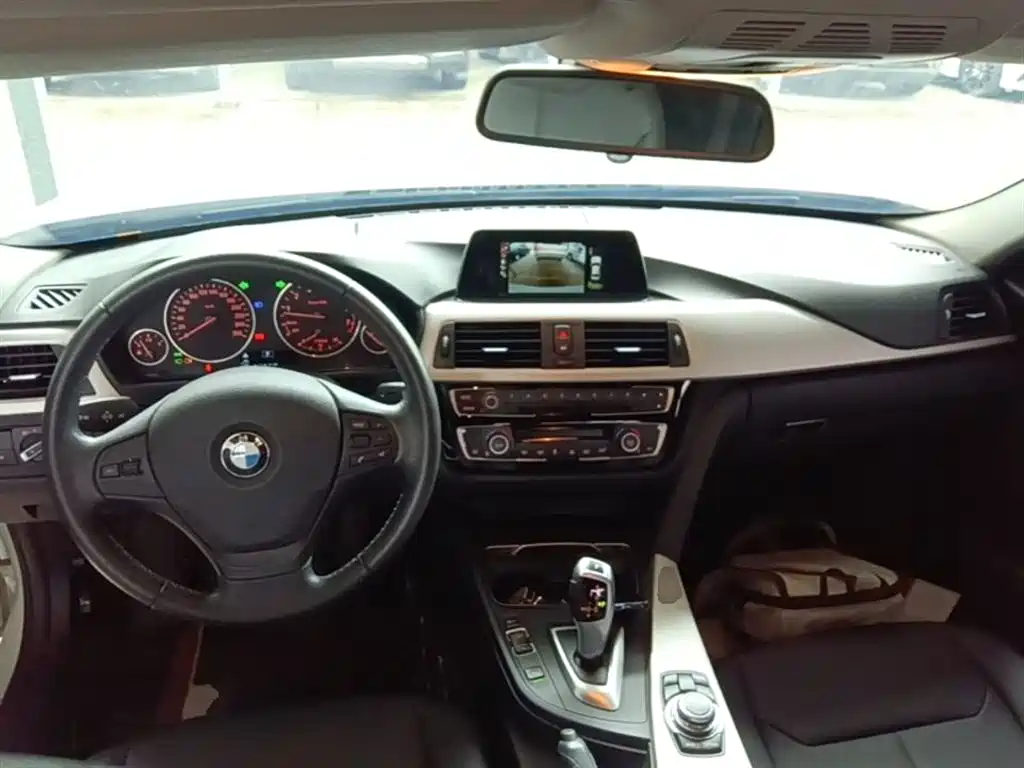 BMW 3 Series 2016 — фото 10