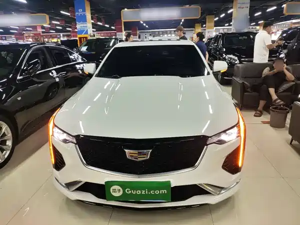 Cadillac CT4 2022