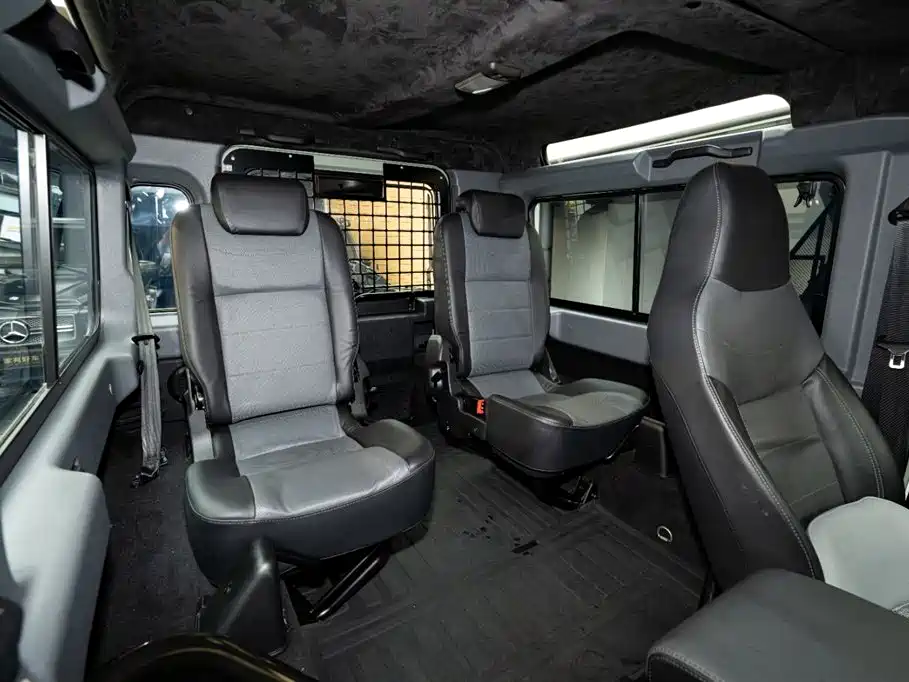Land Rover Defender 2017 — фото 10
