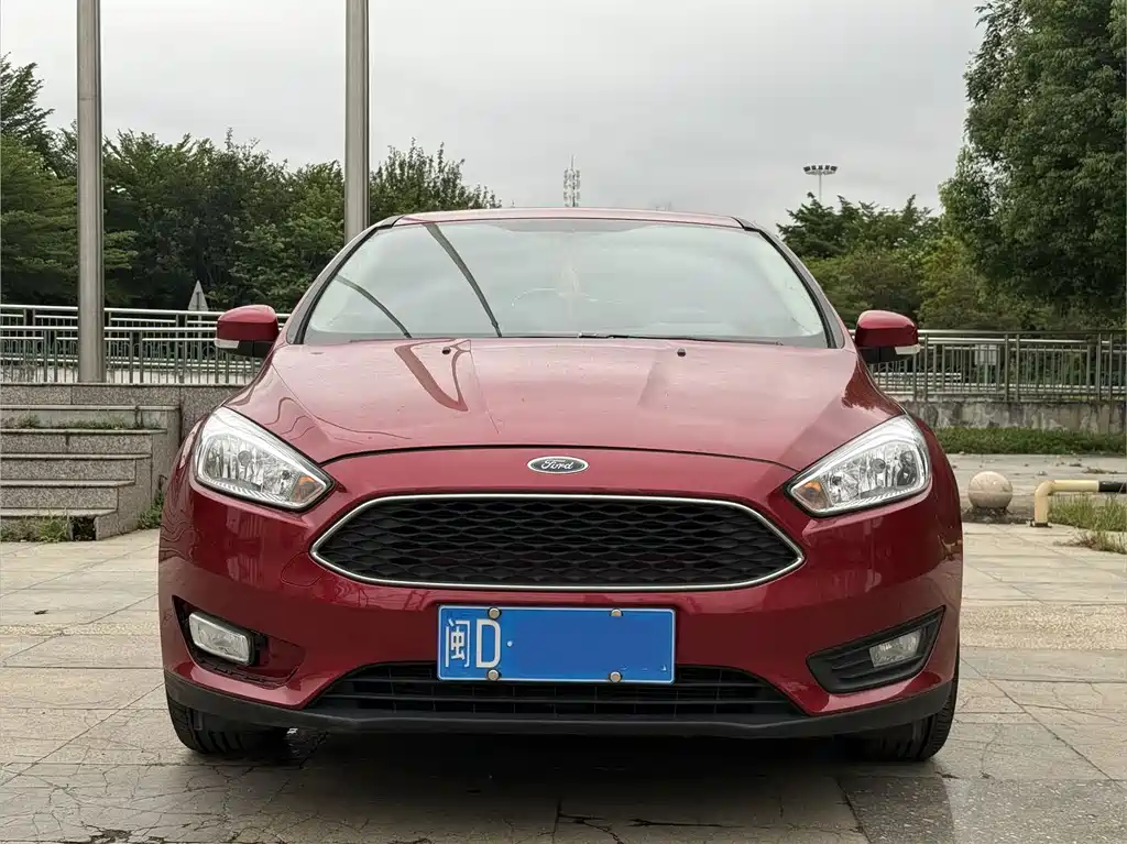 Ford Focus 2018 — фото 2