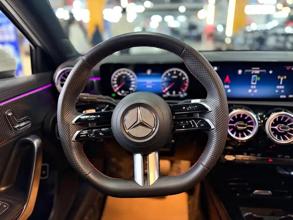 Mercedes-Benz A-Class 2023 — фото 7