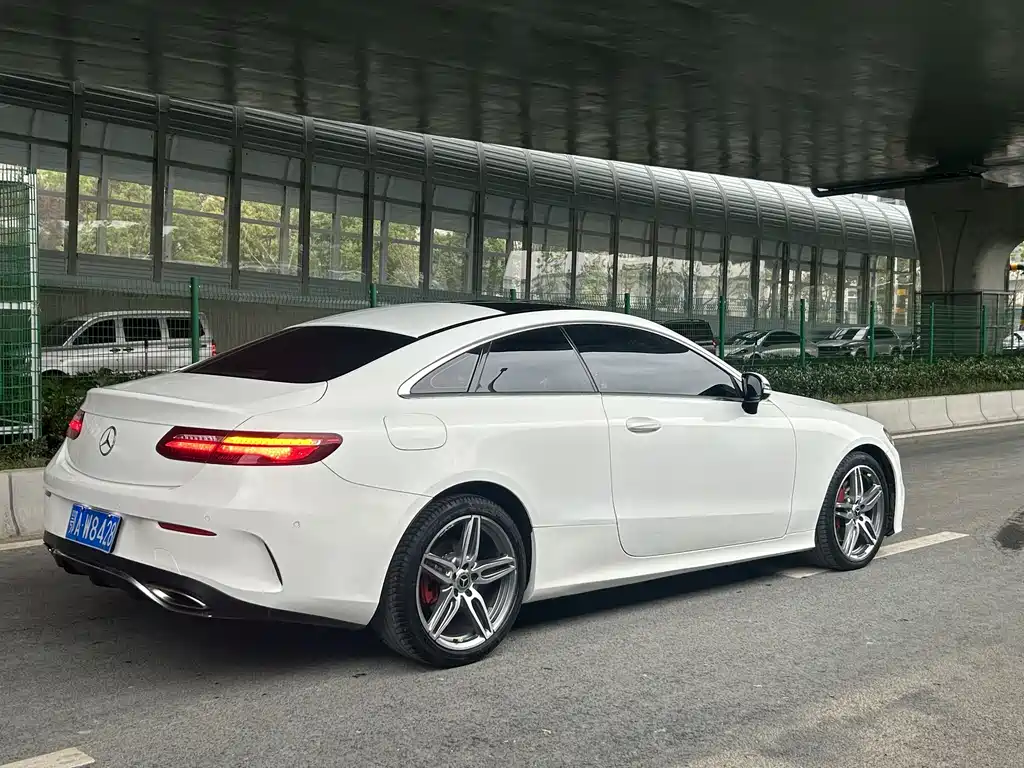 Mercedes-Benz E-Class 2017 — фото 15