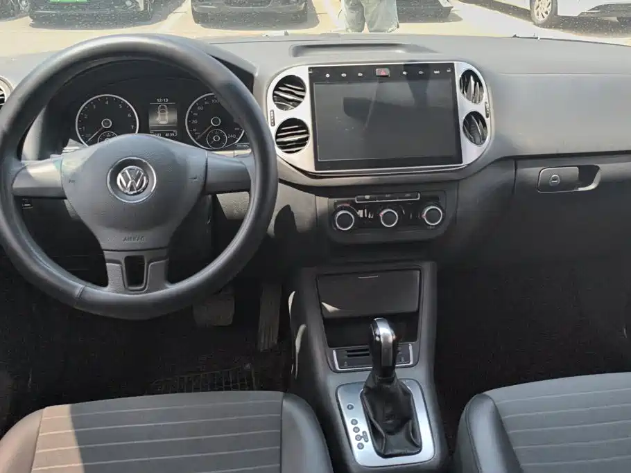 Volkswagen Tiguan 2015 — фото 12