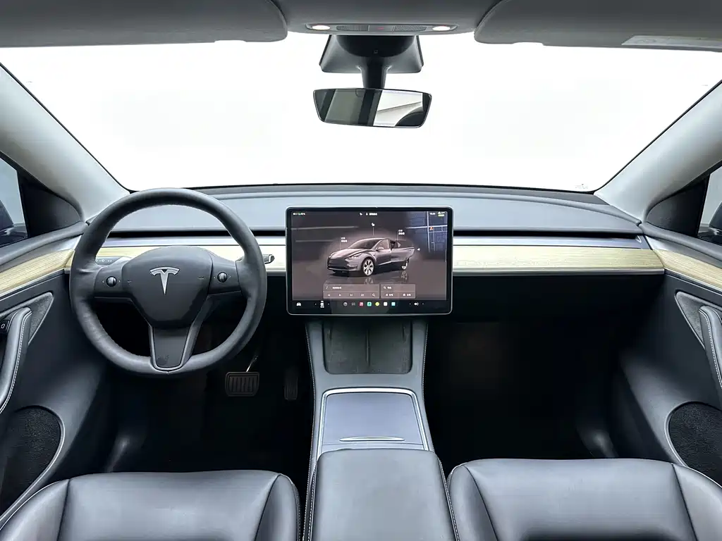 Tesla Model Y 2023 — фото 13