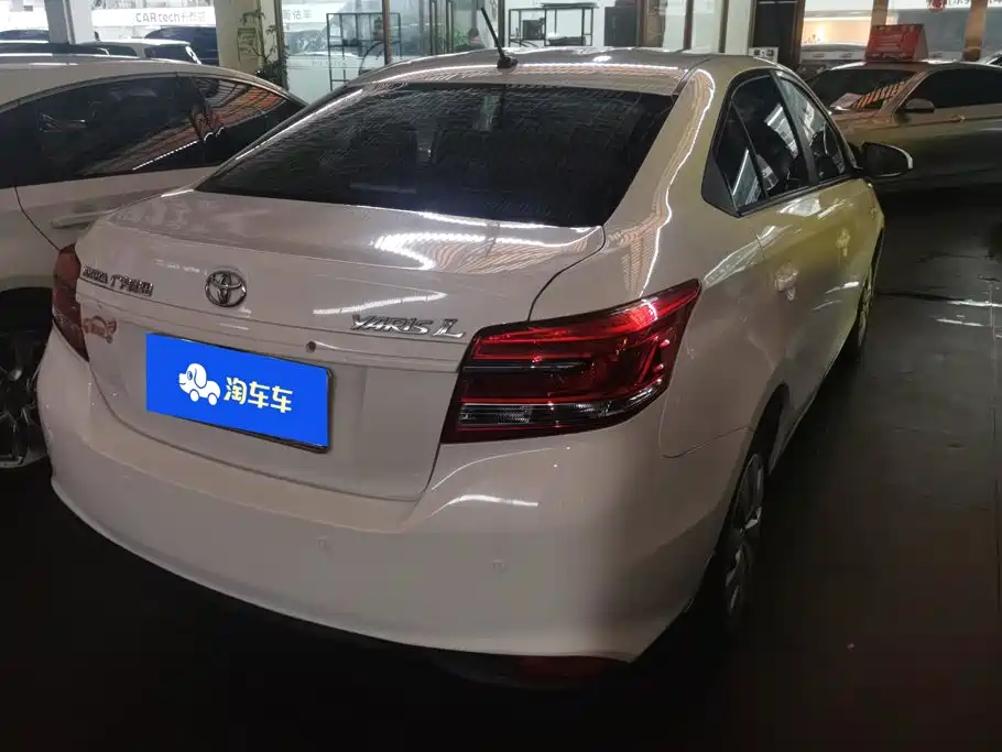 Toyota Yaris L 2021