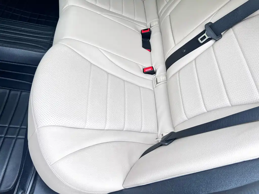 Mercedes-Benz C-Class 2018 — фото 12