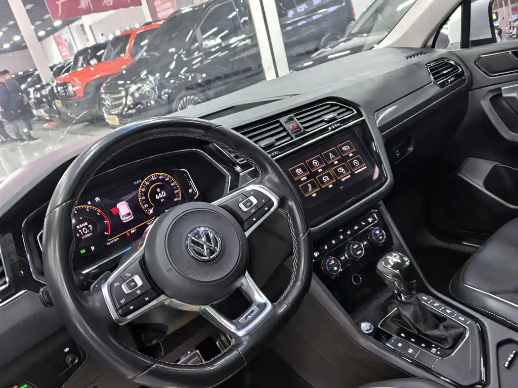 Volkswagen Tiguan L 2020 — фото 7