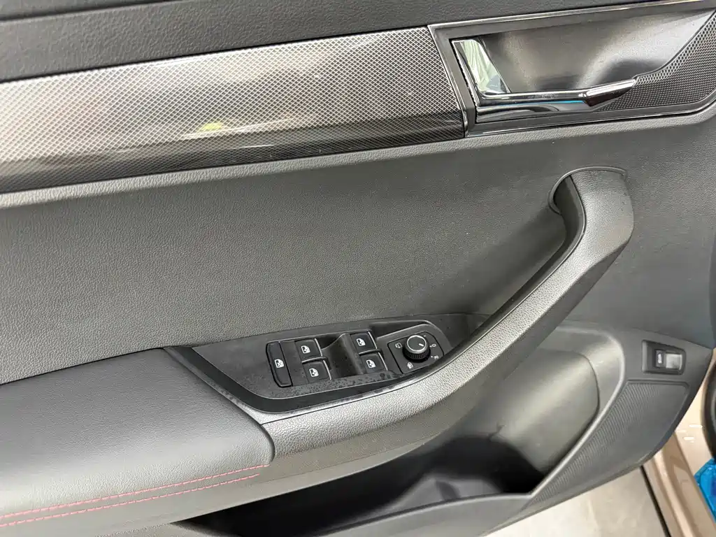 Skoda Karoq 2022 — фото 8