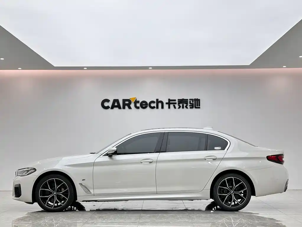 BMW 5 Series 2021 — фото 2