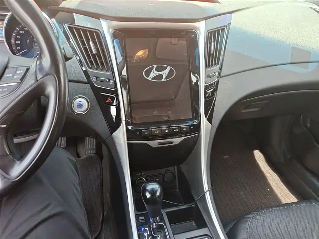 Hyundai Sonata 2015 — фото 13