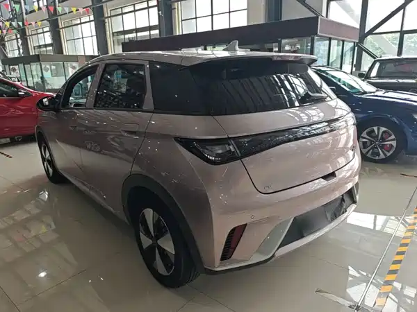 BYD Dolphin 2023