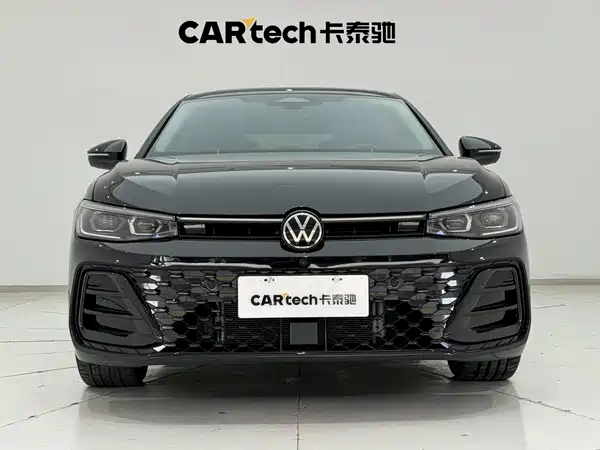 Volkswagen Passat 2025