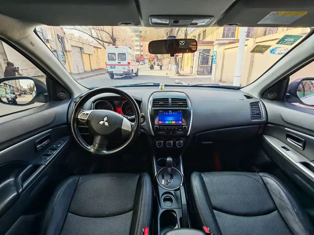 Mitsubishi ASX 2015 — фото 8