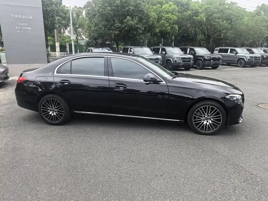 Mercedes-Benz C-Class 2023