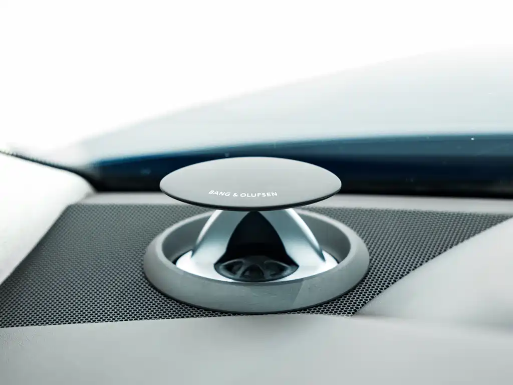 Audi A8 2023 — фото 26