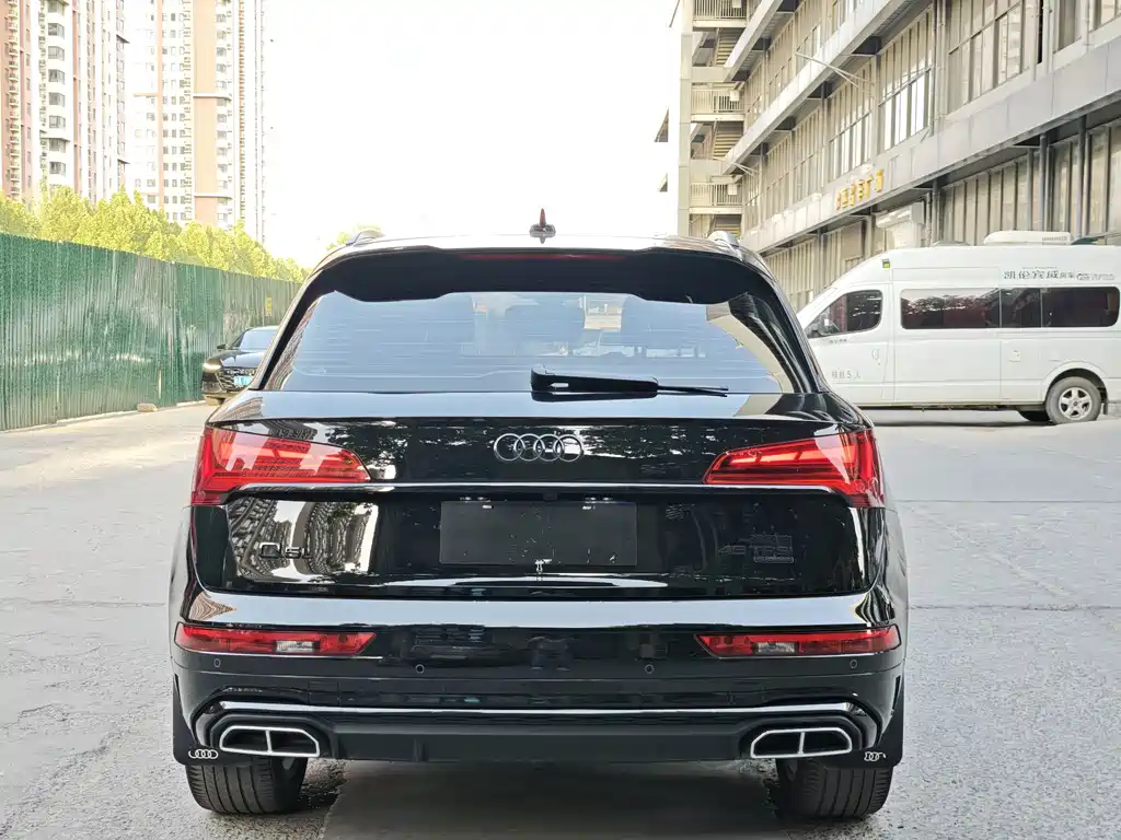 Audi Q5L 2023 — фото 9