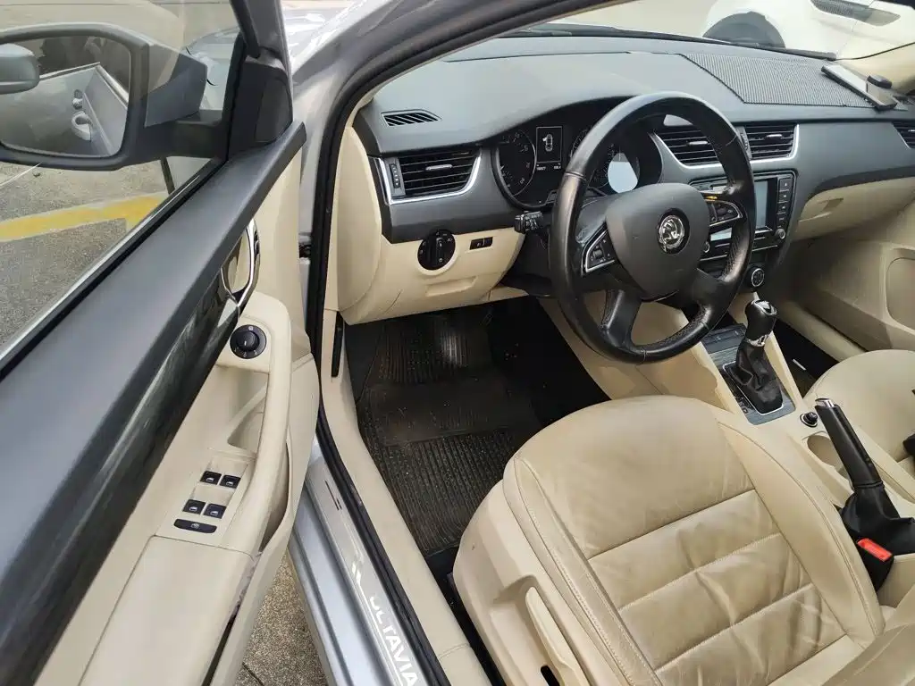 Skoda Octavia 2014 — фото 12