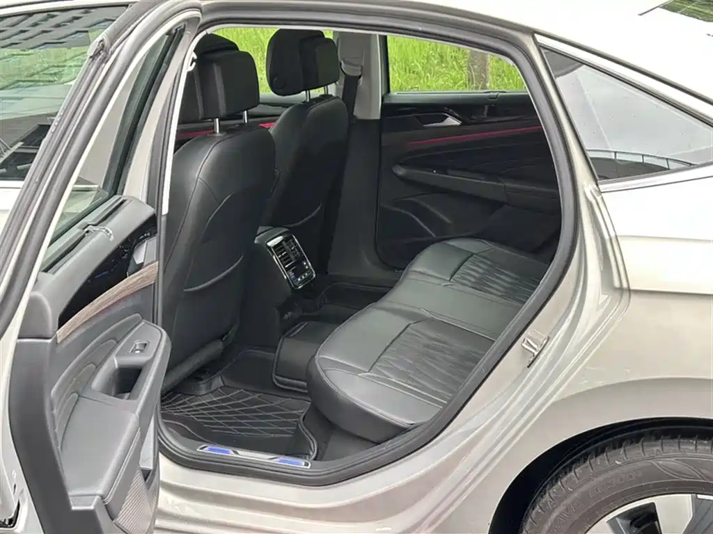 Volkswagen Passat New Energy 2020 — фото 15
