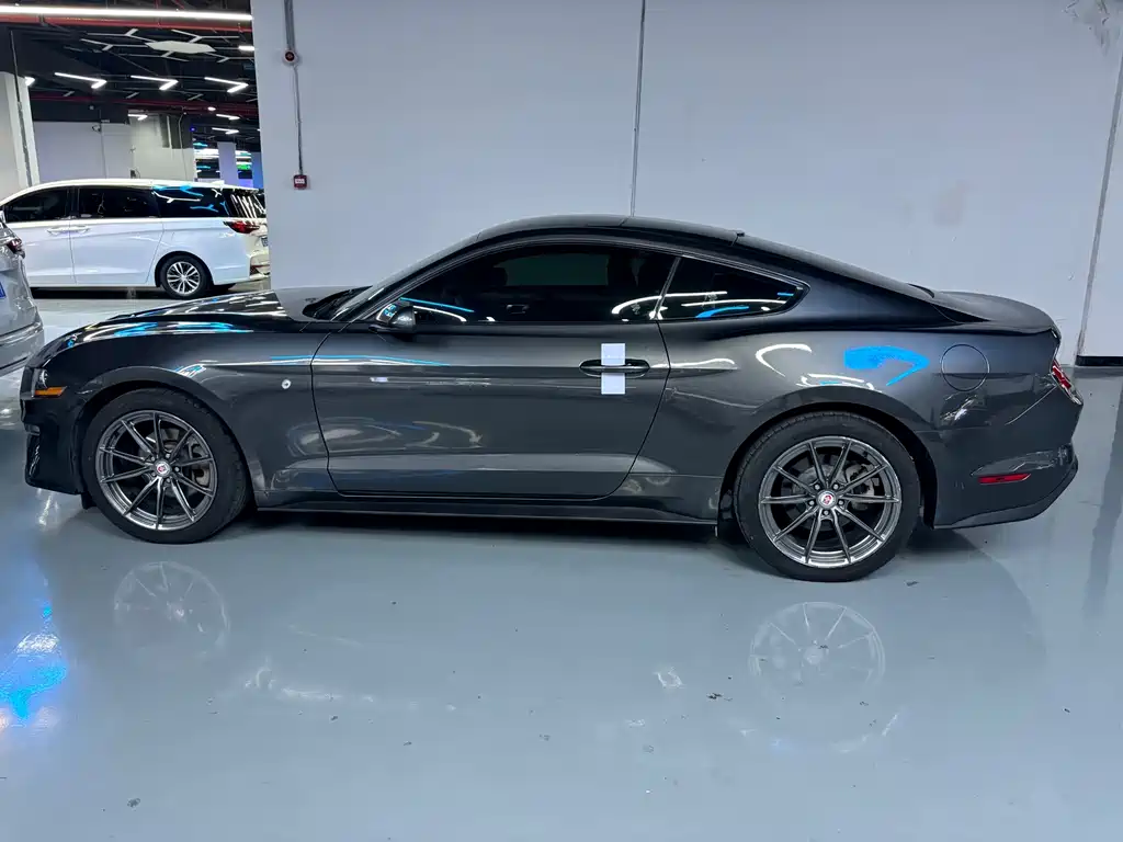 Ford Mustang 2018 — фото 4