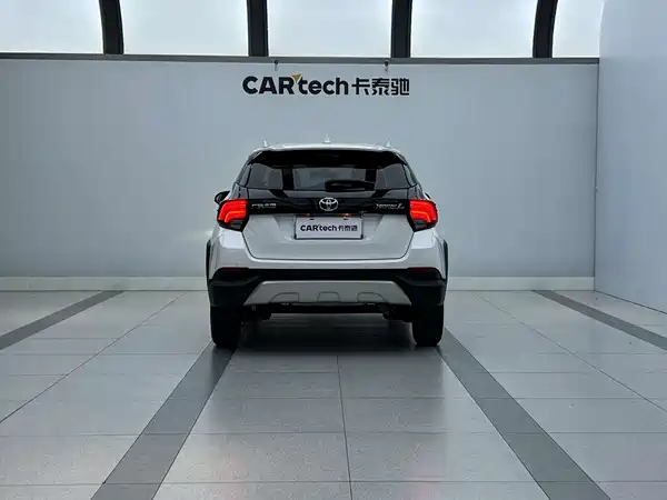Toyota Yaris L 2022