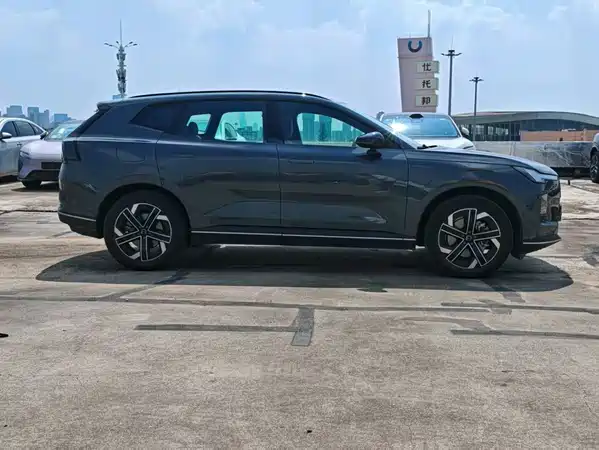 Volvo XC70 Plug-In Hybrid 2025