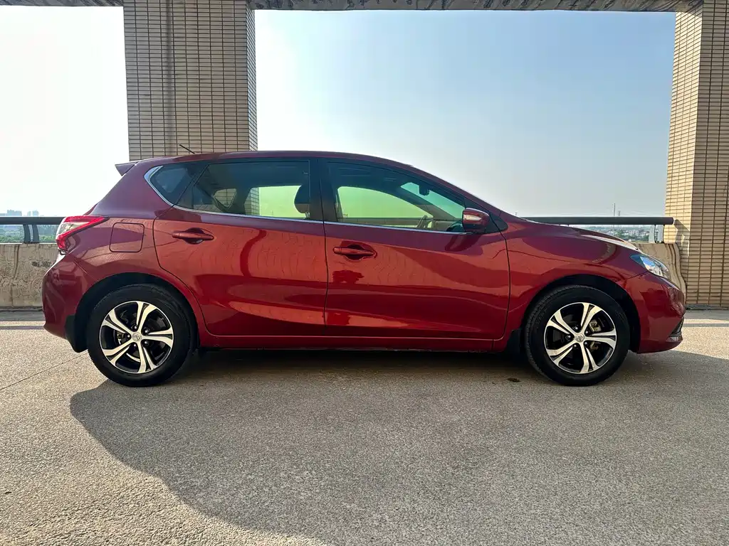 Nissan Tiida 2017