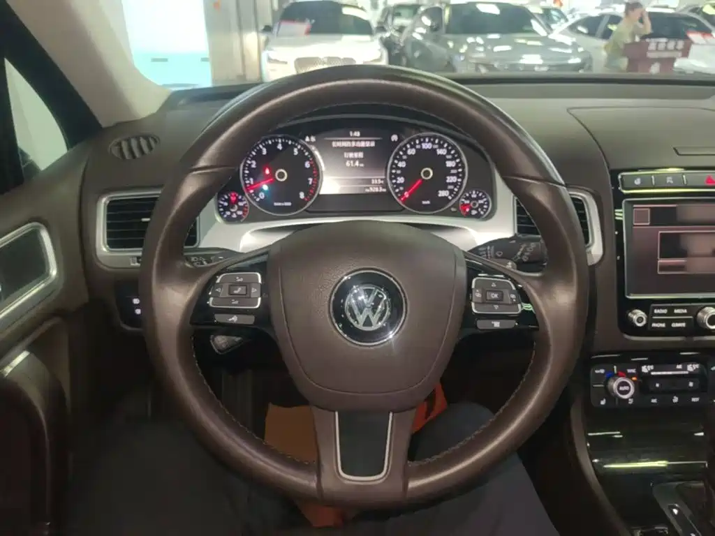 Volkswagen Touareg 2016 — фото 11