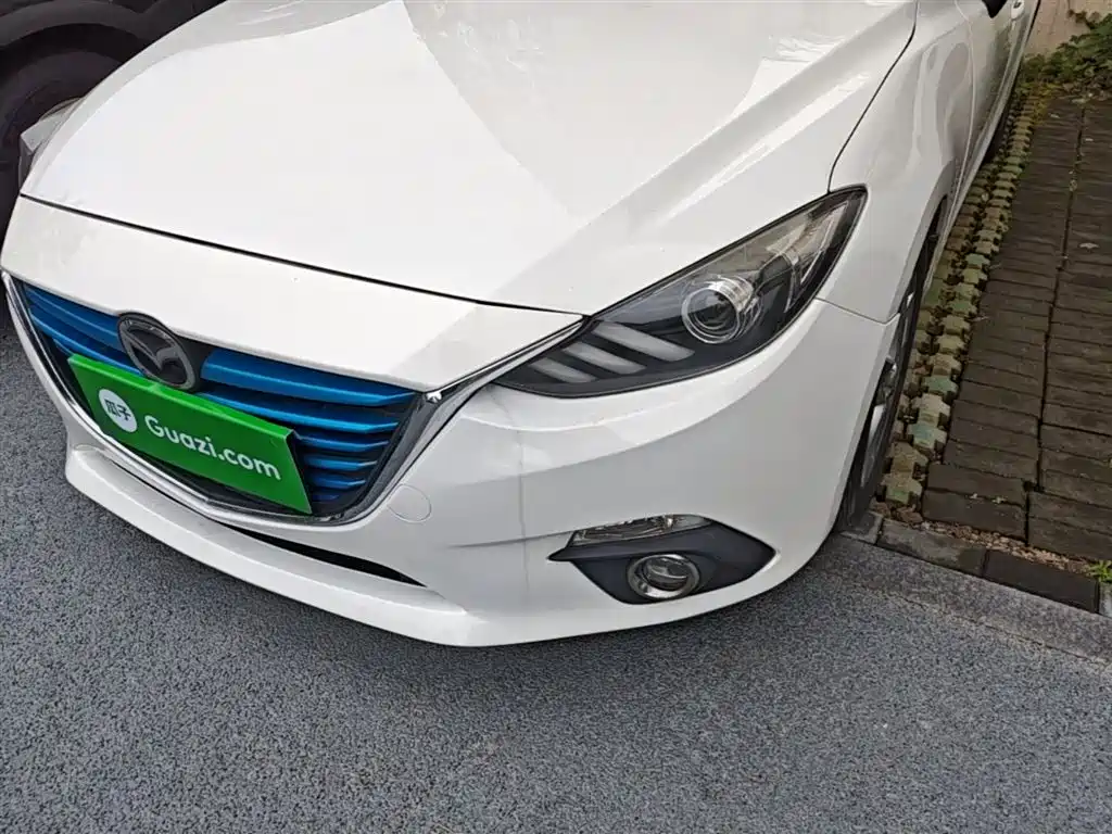 Mazda 3 Axela 2016 — фото 24