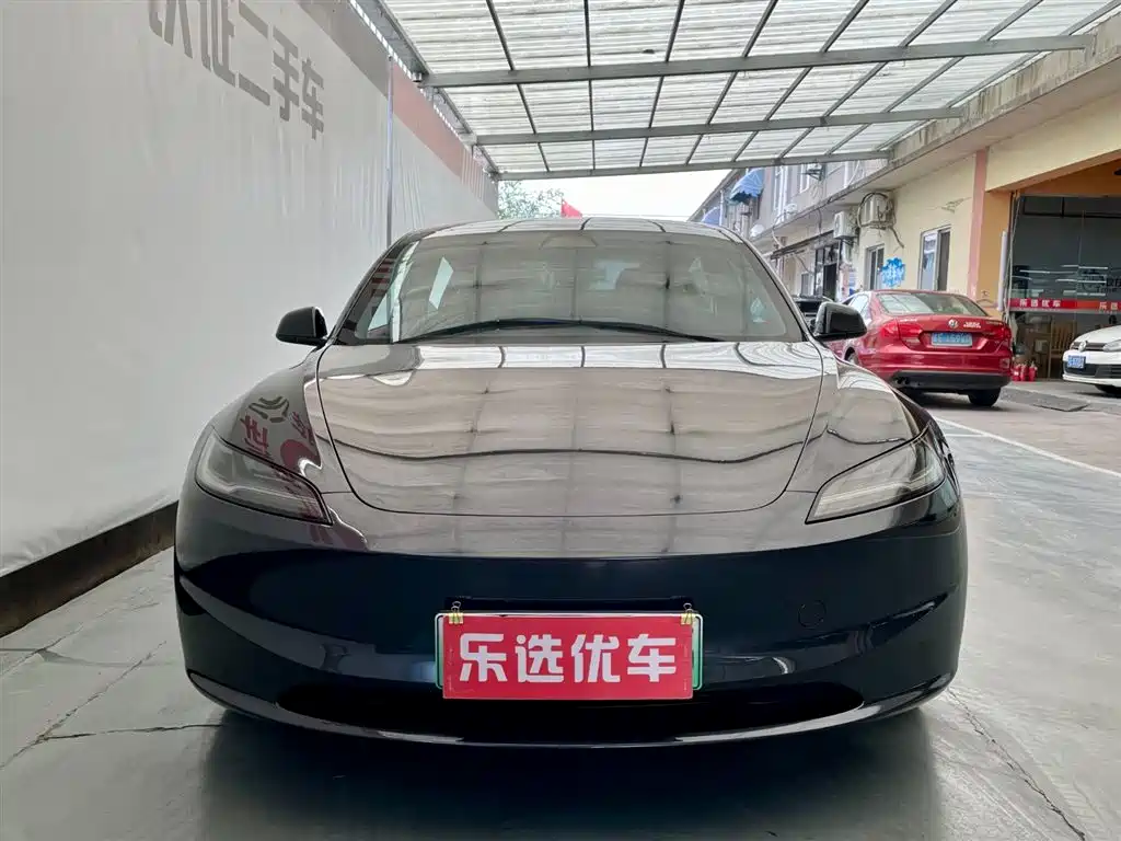 Tesla Model 3 2025 — фото 3