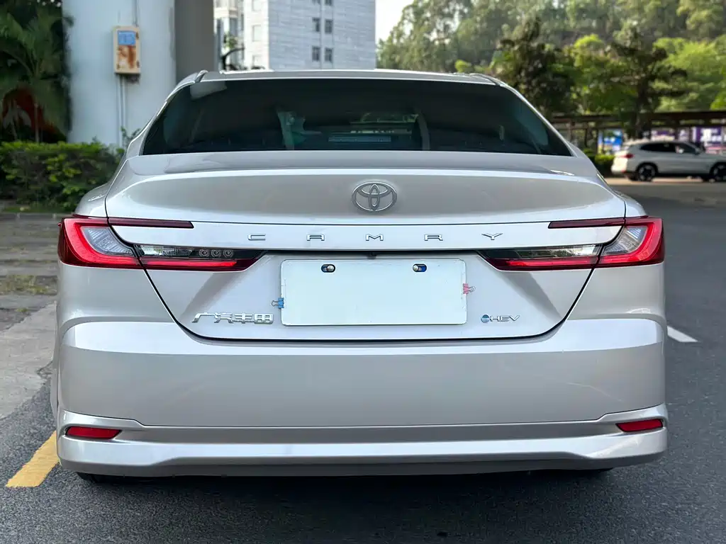 Toyota Camry 2024 — фото 14