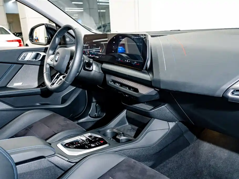 BMW 2 Series 2025 — фото 19