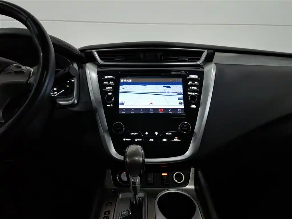 Nissan Murano 2017 — фото 12