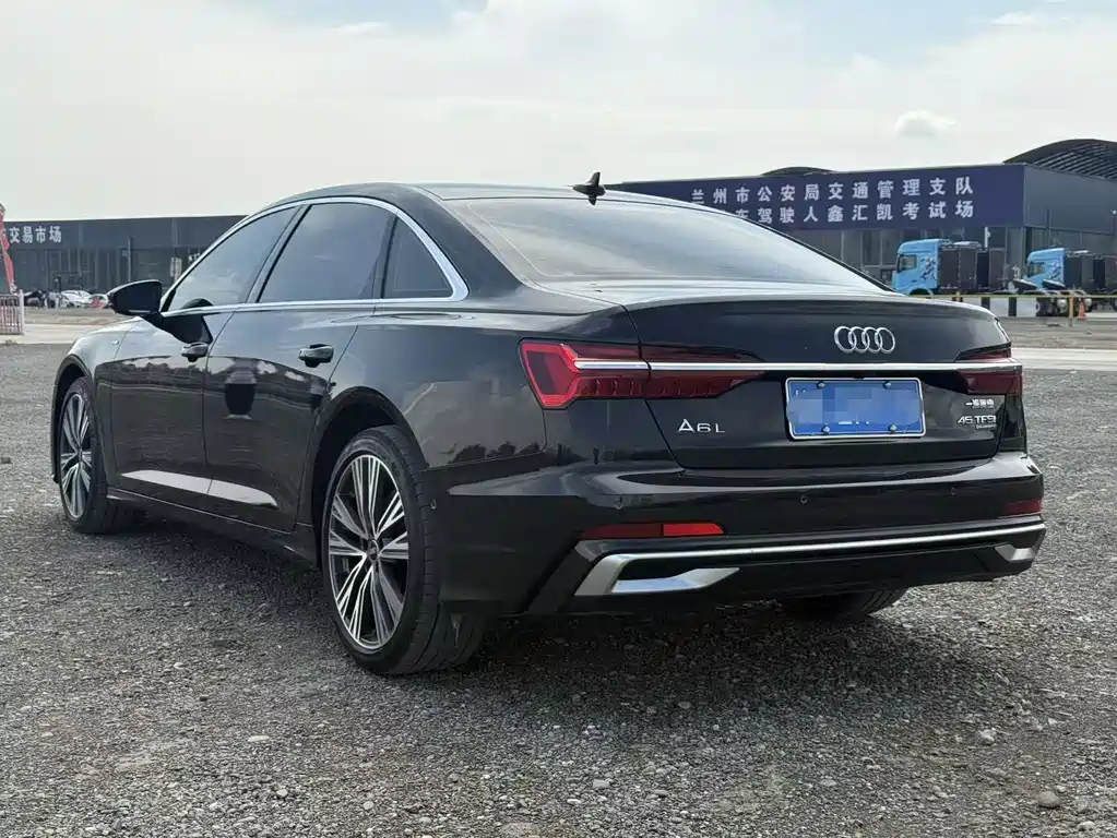 Audi A6L 2024 — фото 4