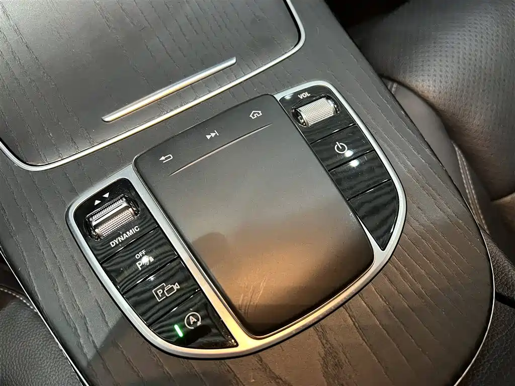Mercedes-Benz E-Class 2019 — фото 18