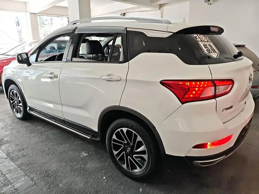 GAC Trumpchi GS4 2016 — фото 5