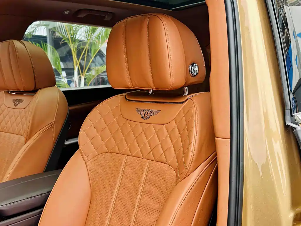 Bentley Bentayga 2018 — фото 12