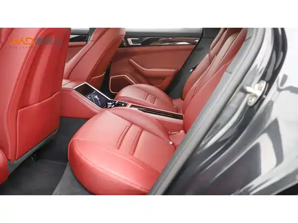 Porsche Panamera 2023