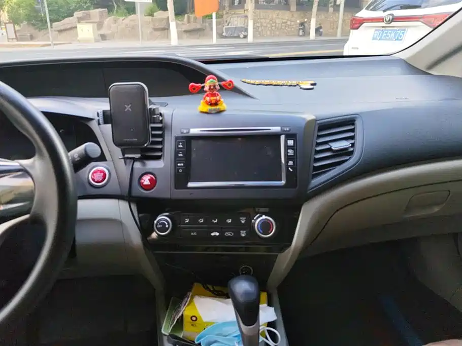 Honda Civic 2015 — фото 13