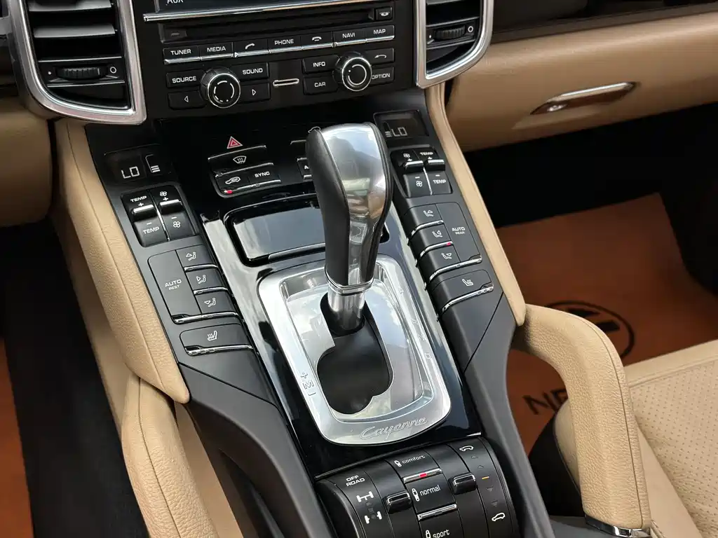 Porsche Cayenne 2014