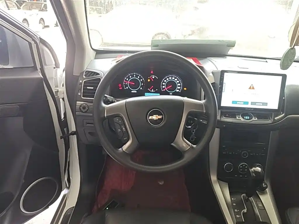 Chevrolet Captiva 2014 — фото 11