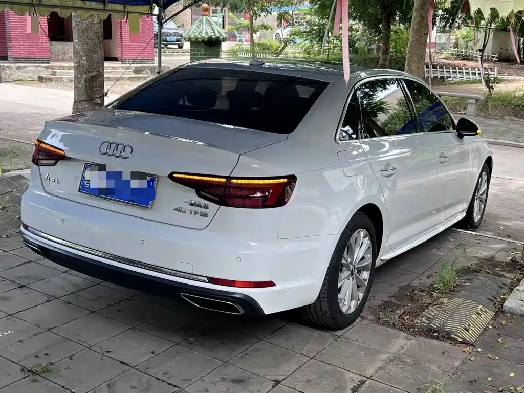 Audi A4L 2019 — фото 8