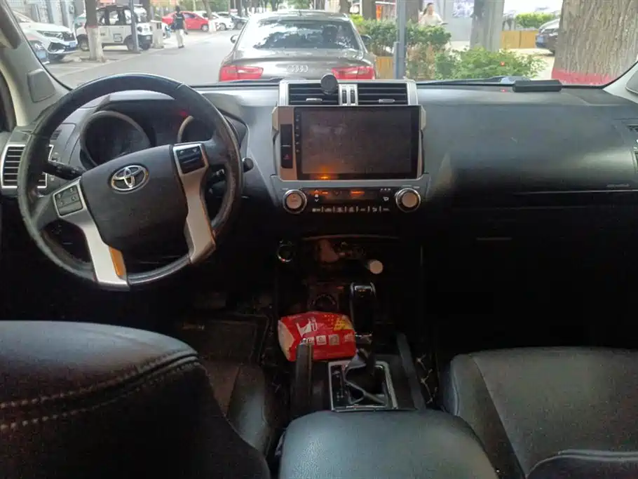 Toyota Prado 2017 — фото 12