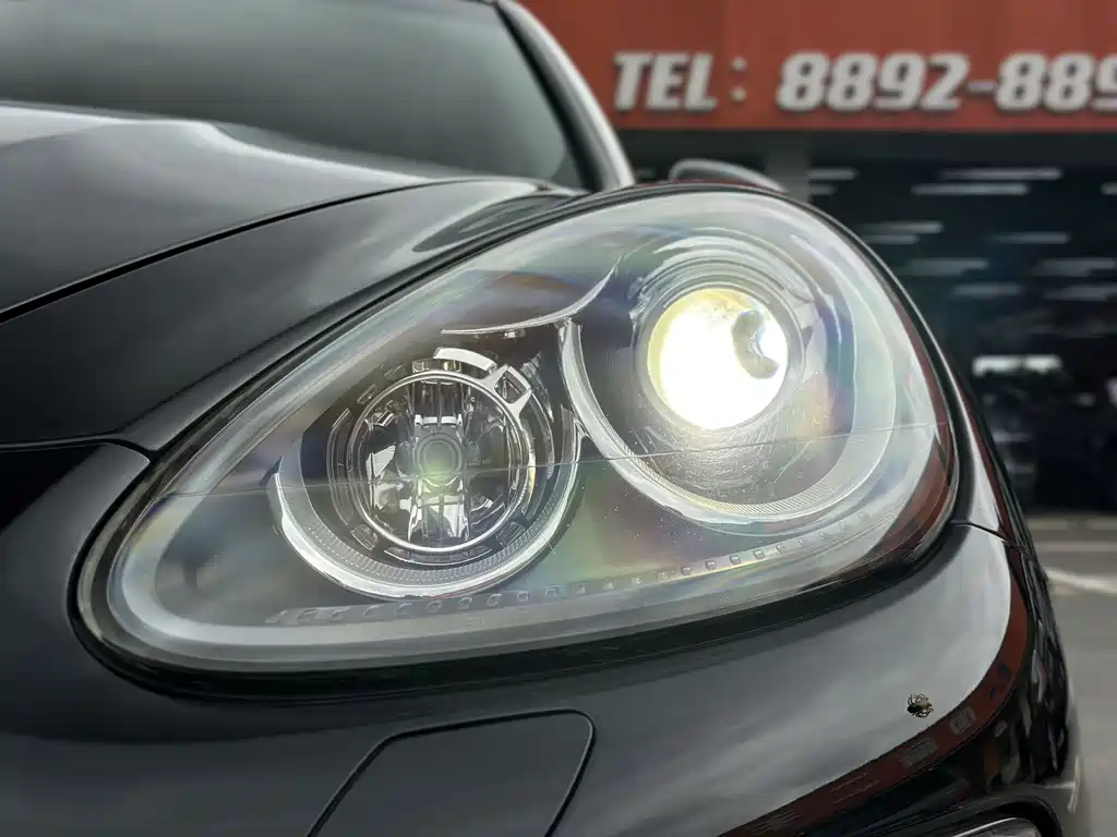 Porsche Cayenne 2011